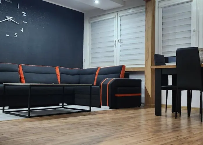 Ekskluzywny Apartament W Centrum Z Klimatyzacja I Balkonem